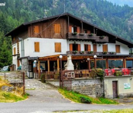 Rifugio Stella Alpina Saviore dell'Adamello Exterior foto